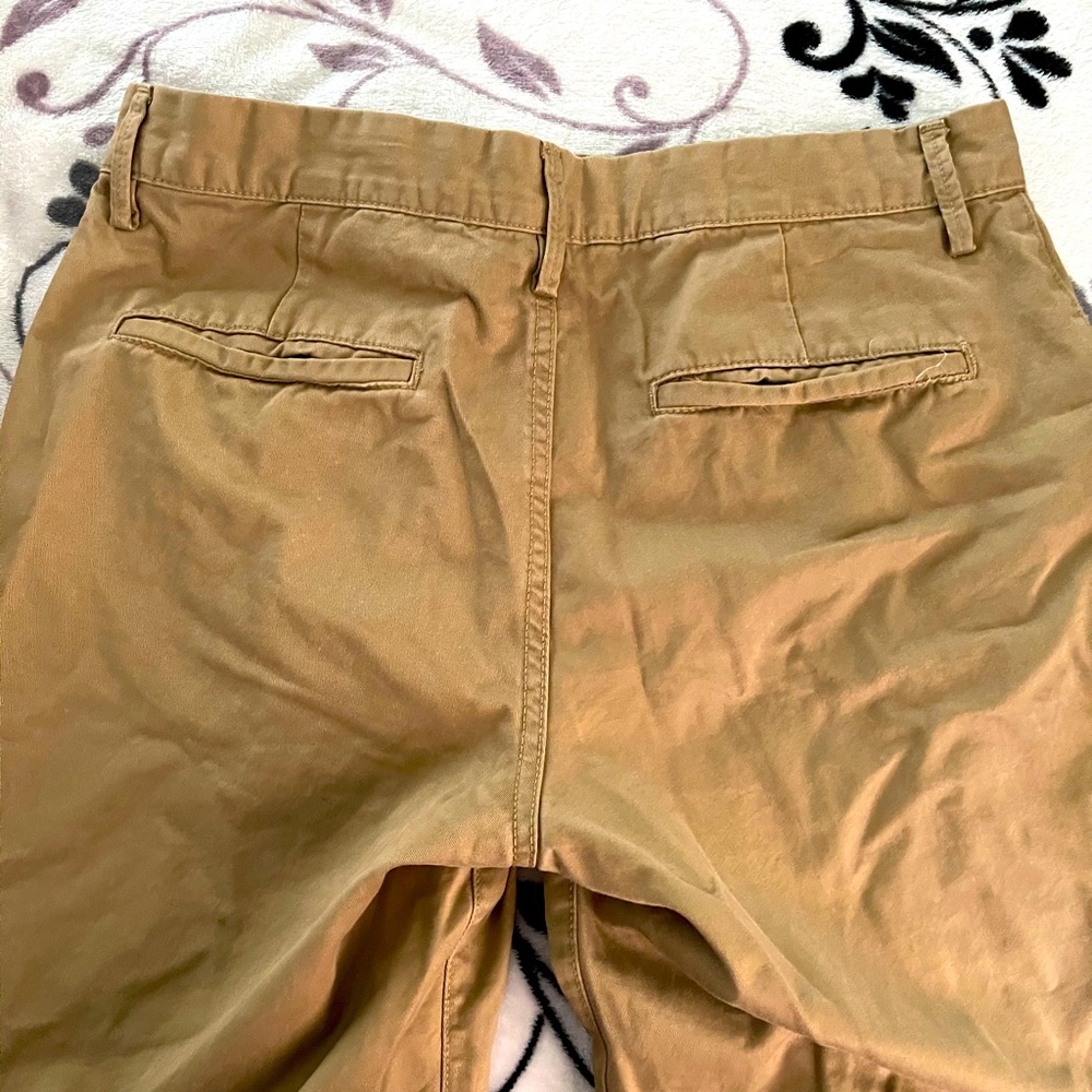 Khaki shorts for men’s
